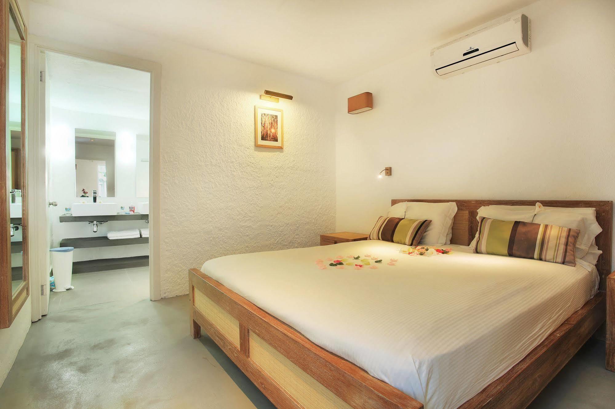 Esprit Libre Restaurant & Guest House Grand Baie Esterno foto