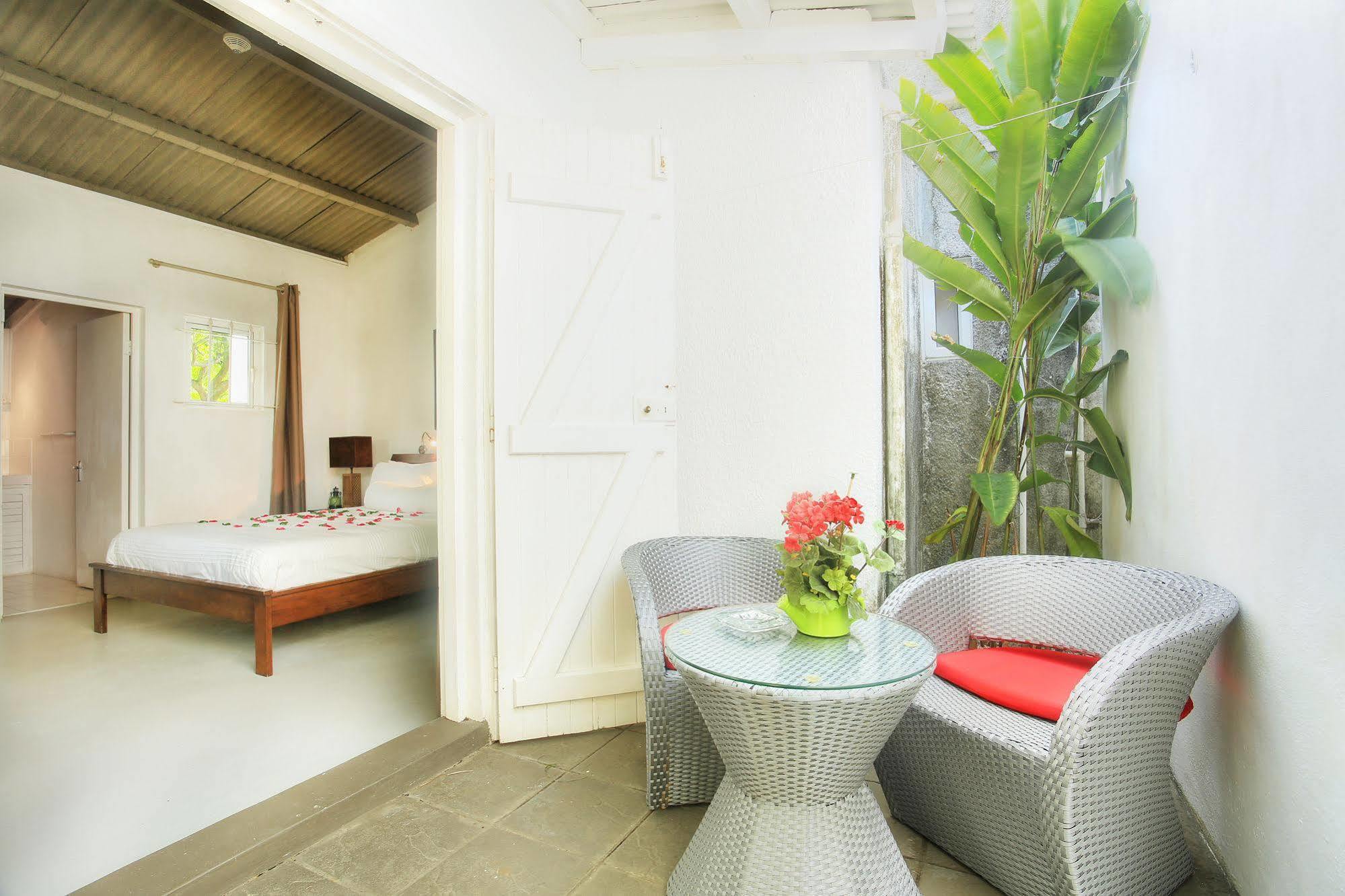 Esprit Libre Restaurant & Guest House Grand Baie Esterno foto